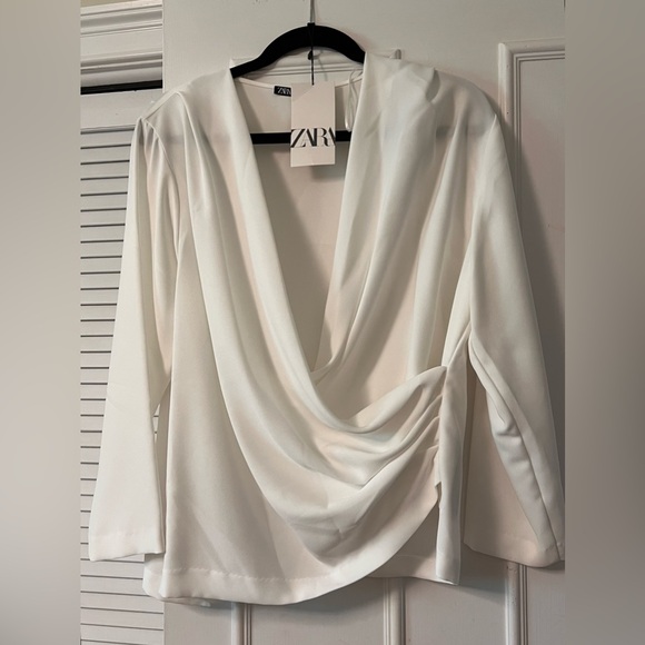 White Draped Top Figure Flattering Style NWT Size XL - Picture 7 of 8